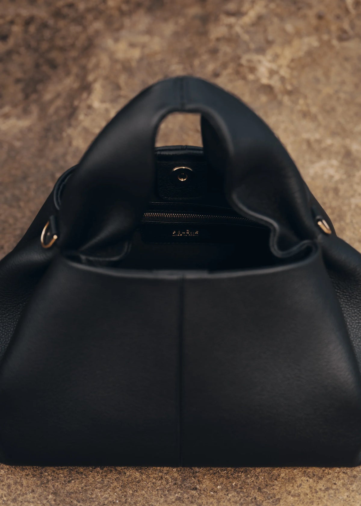 Numéro Neuf - Black Grained